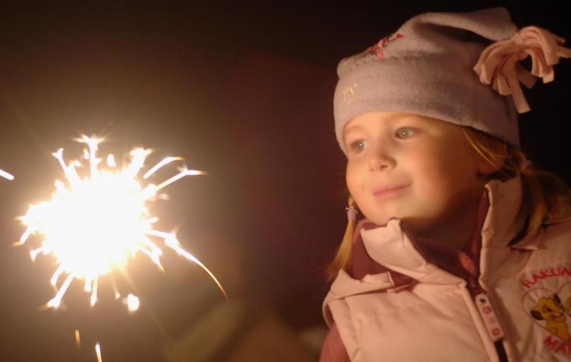 Ура, каникулы! Пиротехника, которую можно запускать с детьми - Магас | magas.salutsklad.ru